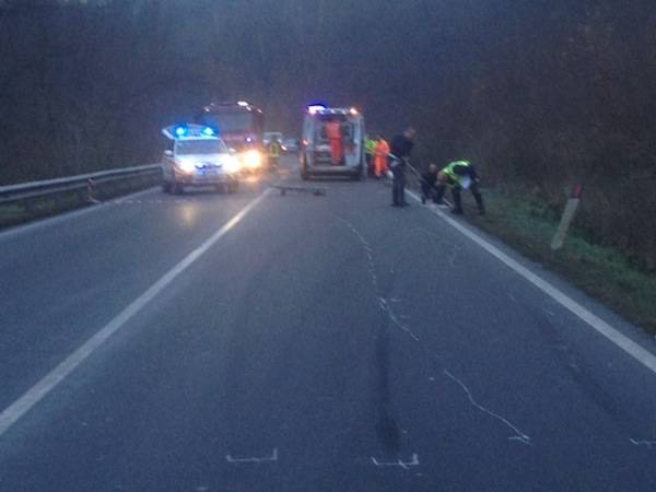 Grevissimo incidente sulla provincia, all'altezza di Lozza  (inserita in galleria)