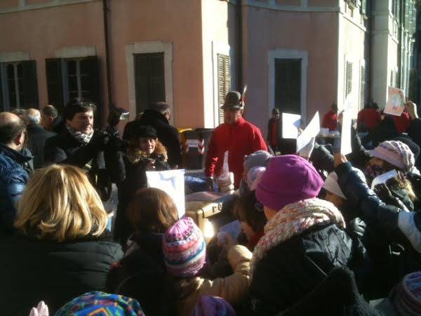 I bambini vestono il Natale (inserita in galleria)