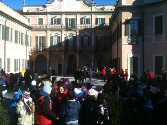 I bambini vestono il Natale (inserita in galleria)