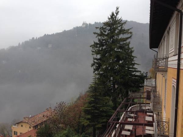 Il Sacro Monte nella nebbia (inserita in galleria)