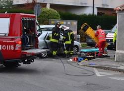 Incidente tra auto e moto a Busto (inserita in galleria)