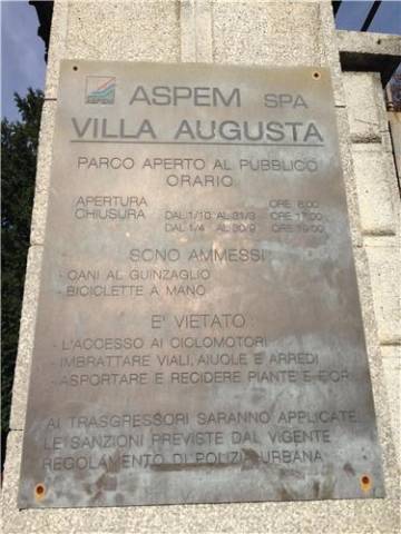 L'autunno nel parco di Villa Augusta (inserita in galleria)