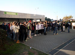 La manifestazione degli studenti a Busto Arsizio (inserita in galleria)