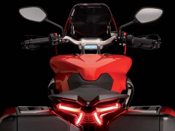 La Mv presenta Turismo Veloce, la moto 2.0 (inserita in galleria)