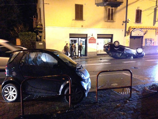 Ribaltamento in viale Belforte (inserita in galleria)