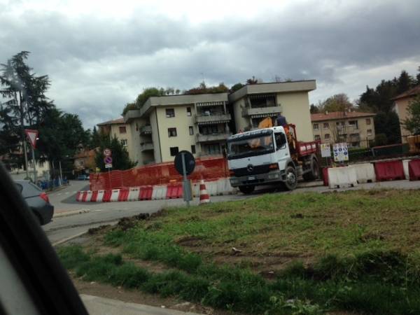 Rotonda di viale Europa, il cantiere (inserita in galleria)