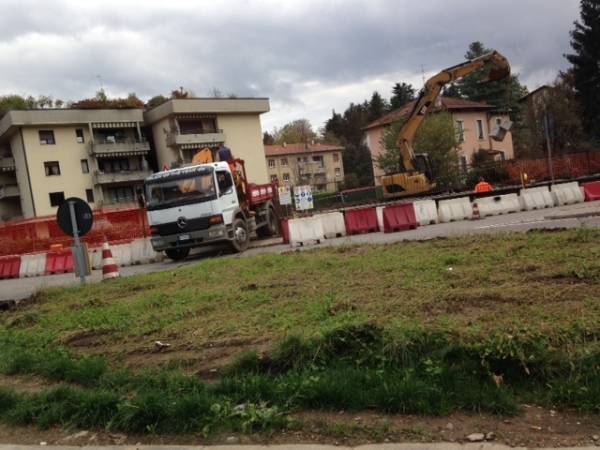 Rotonda di viale Europa, il cantiere (inserita in galleria)