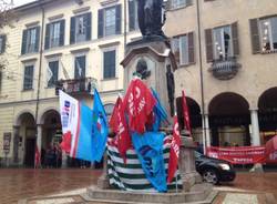 Sciopero generale, lavoratori in piazza (inserita in galleria)