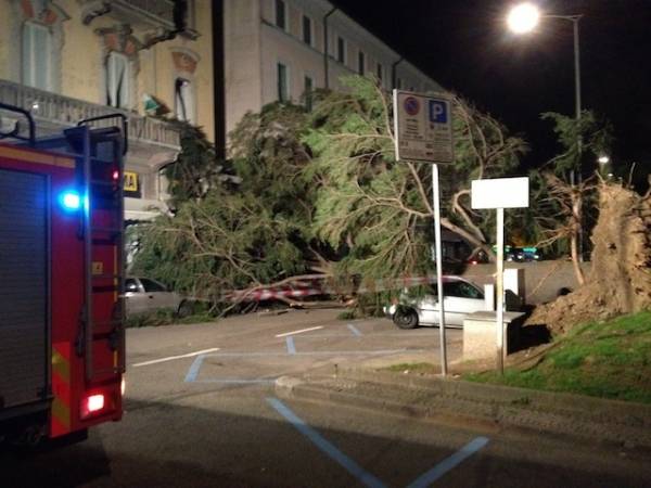 Vento: i disastri a Luino (inserita in galleria)