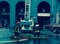 Vigili del fuoco in piazza Monte Grappa, Varese (inserita in galleria)