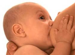 allattamento bimbo neonato