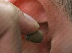 auricolare apertura