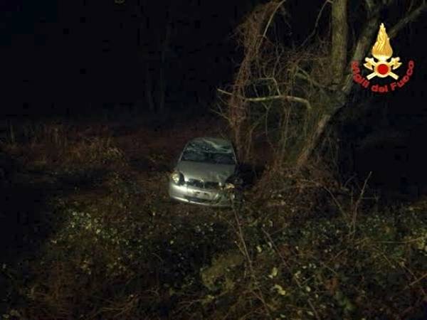 Auto ribaltata a Laveno  (inserita in galleria)