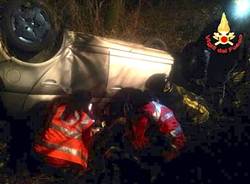 Auto ribaltata a Laveno  (inserita in galleria)