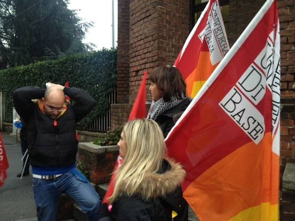 Corteo dei sindacati di base a Gallarate (inserita in galleria)