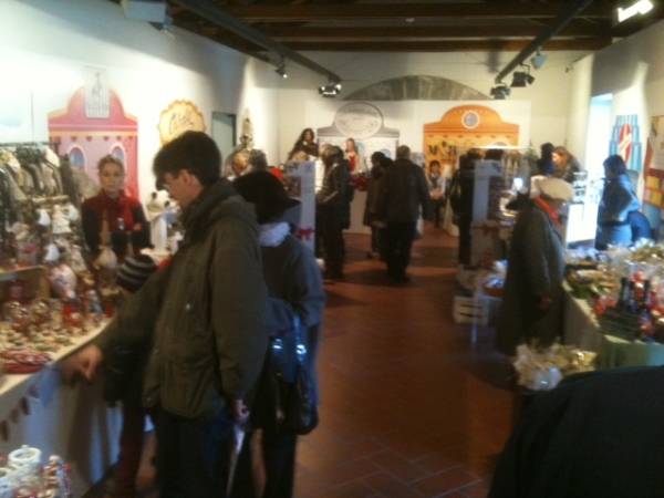 Il Chiostro di Voltorre anima del commercio (inserita in galleria)