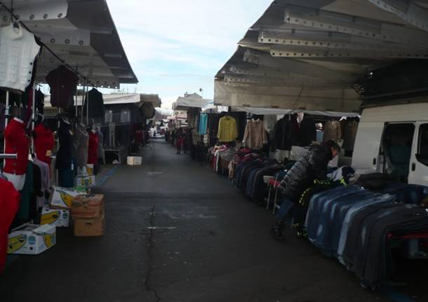 Il mercato straordinario a Varese (inserita in galleria)