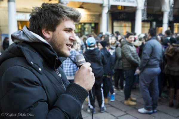 In mille e duecento per Fedez a Varese (inserita in galleria)