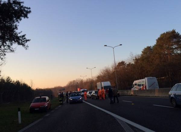 Incidente mortale in superstrada (inserita in galleria)