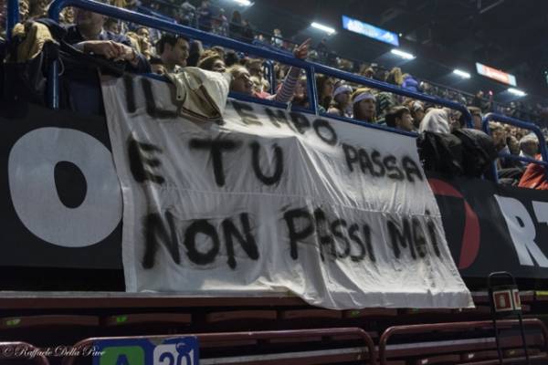 Laura Pausini in concerto al Mediolanum Forum  (inserita in galleria)