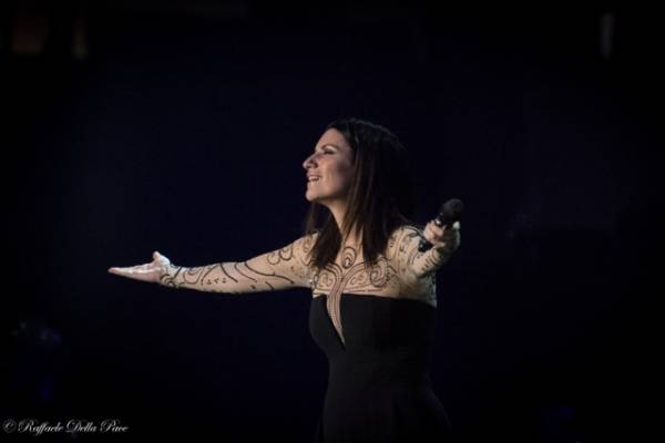 Laura Pausini in concerto al Mediolanum Forum  (inserita in galleria)