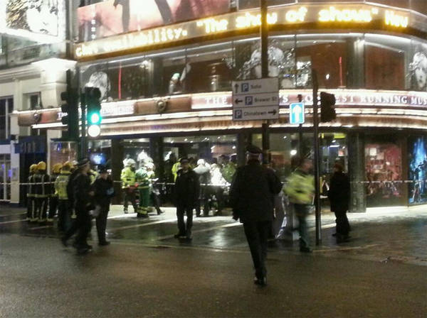 londra crollo teatro