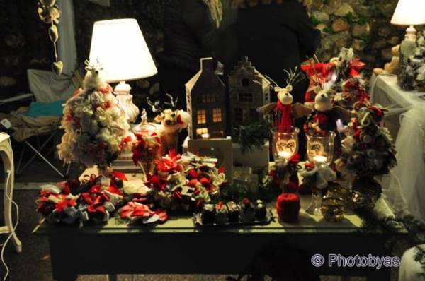 Mercatino natalizio a Casbeno (inserita in galleria)