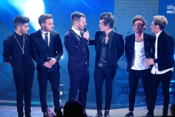 One Direction alla finale di XFactor (inserita in galleria)