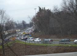 Ribaltamento tra superstrada e autostrada (inserita in galleria)