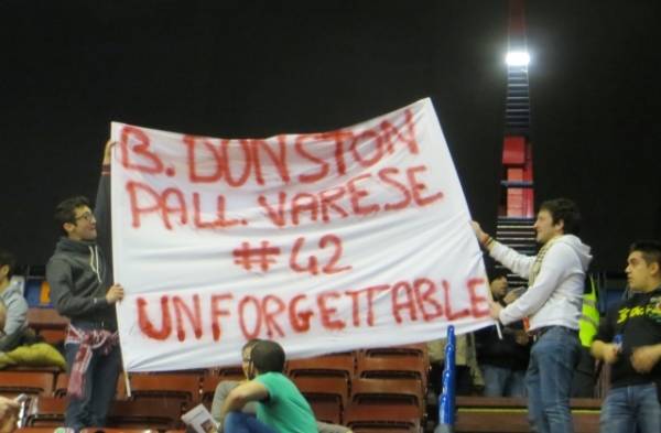 Dunston a Milano con l'Olympiacos (inserita in galleria)