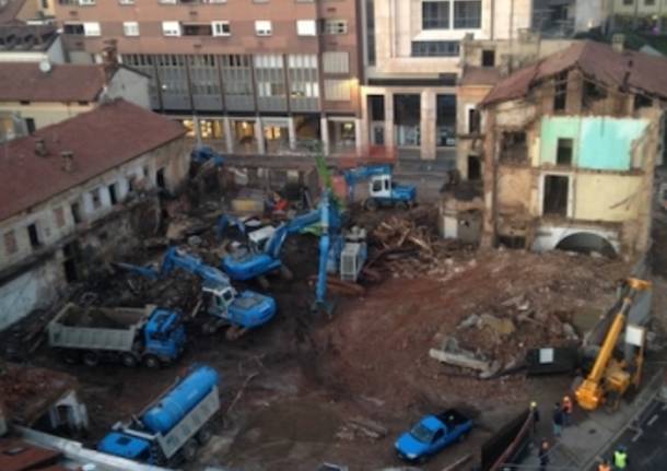 Abbattimento in piazza San Lorenzo a Gallarate