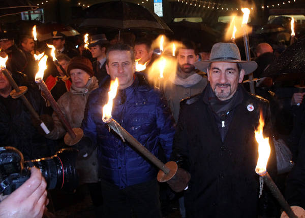 L'accensione del falò (inserita in galleria)