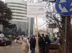 La Lega "blocca" il casello di Gallarate (inserita in galleria)