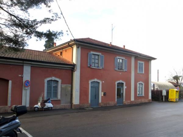 La stazione di Barasso - Comerio (inserita in galleria)