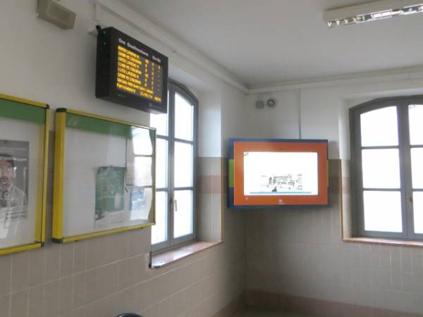 La stazione di Barasso - Comerio (inserita in galleria)