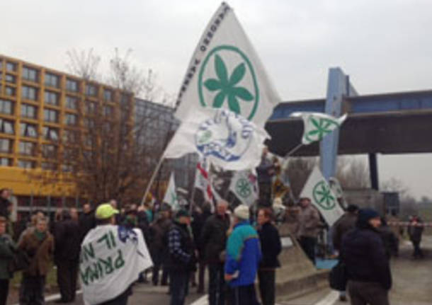 lega nord casello autostrada gallarate