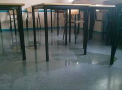 Piove in classe al Manzoni (inserita in galleria)