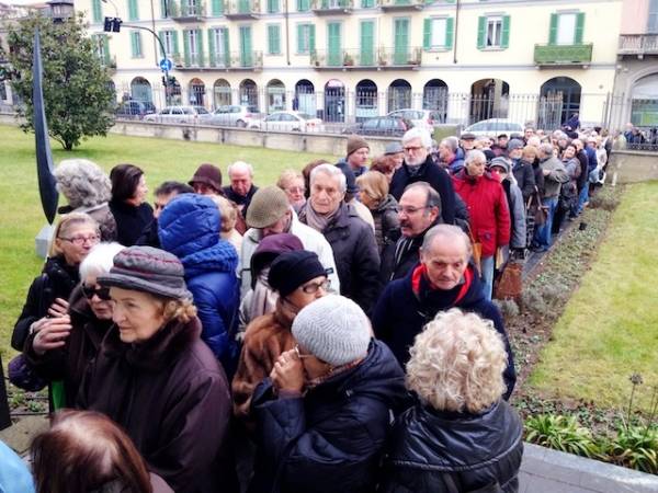 Tutti in coda per la mini IMU (inserita in galleria)
