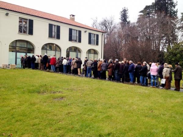 Tutti in coda per la mini IMU (inserita in galleria)