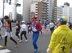 I costumi della maratona di Tokio (inserita in galleria)