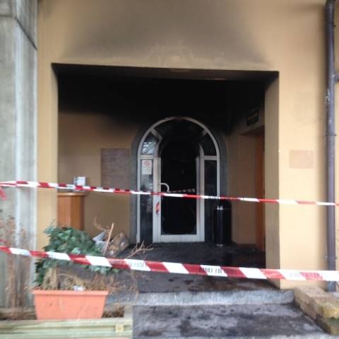 Incendio nella notte all2019ippodromo, distrutti uffici e club house (inserita in galleria)