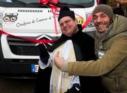 Le Pulci Famose regalano il minibus (inserita in galleria)