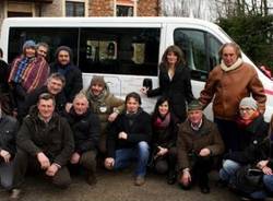 Le Pulci Famose regalano il minibus (inserita in galleria)