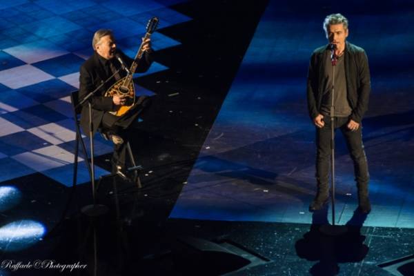 Luciano Ligabue ospite al Festival di Sanremo  (inserita in galleria)