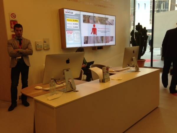 UniCredit Tower (inserita in galleria)