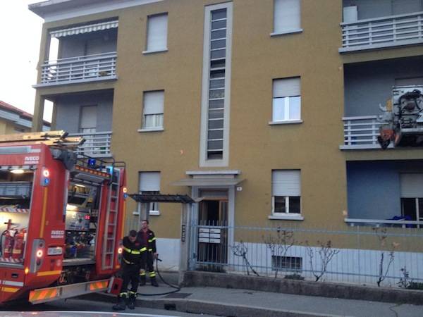 Allarme incendio in via Mameli a Gallarate (inserita in galleria)