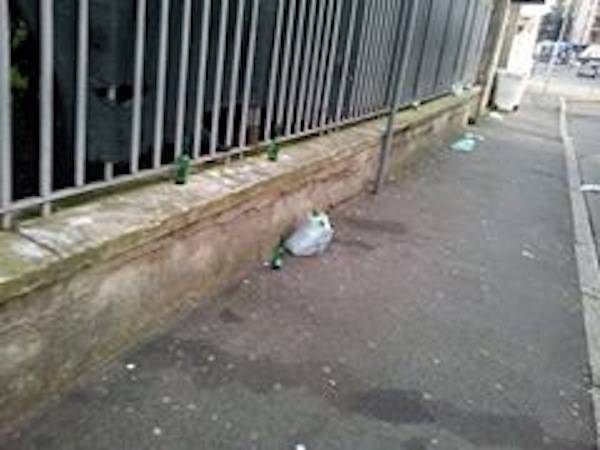 Degrado in via Ivrea a Gallarate (inserita in galleria)