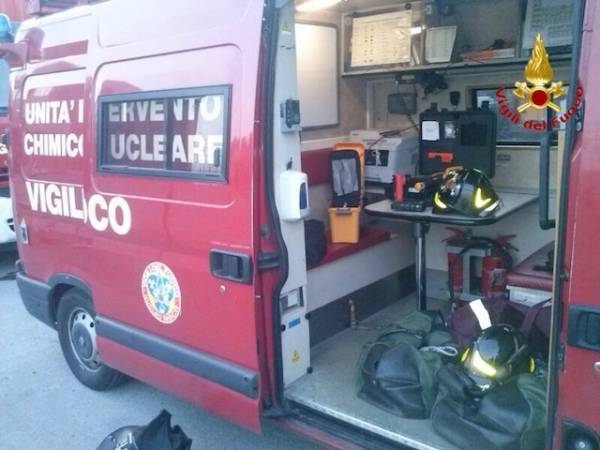 Fuoriuscita chimica, le foto dei vigili del fuoco (inserita in galleria)