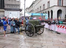 I militari della Nato alla StraMilano (inserita in galleria)