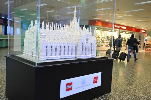 Il Duomo di Milano fatto di Lego (inserita in galleria)